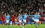 Les joueurs de Manchester City célèbrent la victoire après la séance de tirs au but de la Supercoupe de l'UEFA 2023 entre Manchester City et Séville au stade Georgios Karaiskakis du Pirée, le 16 août 2023