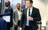Elon Musk arrive au tribunal fédéral d'Oakland, en Californie, le 30 avril 2026