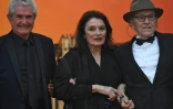 Le réalisateur Claude Lelouch (G), Anouk Aimée et Jean-Louis Trintignant arrivent pour la projection du film "Les Plus Belles Années D'Une Vie" lors du 72e festival de Cannes, le 18 mai 2019