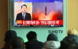 Le lancement du tir présumé de missile  nord-coréen diffusé par une chaîne de télé à Séoul en Corée du Sud le 12 février 2017