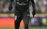 L'attaquant du PSG Neymar contrôle le ballon lors du match de C1 à Santiago Bernabeu contre le Real Madrid à Santiago Bernabeu, le 14 février 2018 