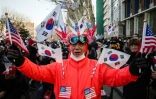Des partisans du président sud-coréen Yoon Suk Yeol manifestent devant la Cour constitutionnelle à Séoul, le 4 février 2025