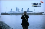 Le Titanic, visible sur la photographie en arrière-plan, exposée lors d'une exposition organisée en 2012 à Belfast à l'occasion des cent ans du naufrage, est resté l'objet d'une fascination impérissable