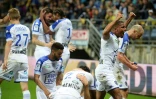 L'explosion de joie pour les Troyens vainqueurs à Sochaux pour la montée en Ligue 1, le 19 mai 2017