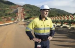 Chris Aitchison, directeur général de SimFer, lors d'un entretien sur le site de la mine de Simfer, le 3 septembre 2025 en Guinée