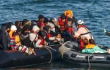 Sauvetage de migrants par les marins de l'Abeille Languedoc, le 9 mai 2022, dans la Manche