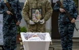 Funérailles d'une enfant de deux ans tuée dans une frappe russe à Odessa, en Ukraine, le 9 avril 2026