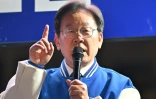 Le dirigeant du Parti démocrate Lee Jae-myung, le 9 avril 2024 lors d'un dernier rassemblement de campagne à Séoul