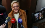 Isabelle Balkany répond à des journalistes devant la prison de la Santé à Paris, le 12 février 2020