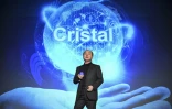 Le PDG de Softbank, Masayoshi Son, présente un nouveau produit d'IA appelé "Cristal", le 3 février 2025 à Tokyo