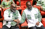 Tidjane Thiam (à droite) et son rival pour le poste de chef du Parti démocratique de Côte d'Ivoire (PDCI) Jean-Marc Yacé, le 22 décembre 2023 à Yamoussoukro