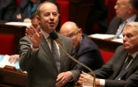 Le ministre français de la Justice Jean-Jacques Urvoas répond aux questions des députés à l'Assemblée nationale à Paris, le 18 mai 2016