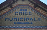 Une mosaïque des frères italiens Isidore et Vincent Odorico sur la façade des Halles de Rennes, le 3 août 2018