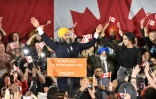 Jagmeet Singh et sa femme Gurkiran Kaur Ă Burnaby, au Canada, le 21 octobre 2019