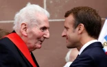 Le président français Emmanuel Macron (à droite) avec Hubert Germain, dernier compagnon de la Libération, le 18 juin 2018 à Suresnes