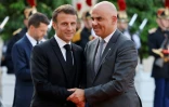 Le président français Emmanuel Macron et celui de la Confédération suisse Alain Berset, le 22 juin 2023 à l'Elysée, à Paris