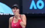 La joueuse de tennis française Océane Dodin célèbre après sa victoire contre la Française Clara Burel lors du 3e tour de l'Open d'Australie à Melbourne, le 20 janvier 2024