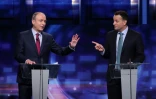 Les dirigeants du Fianna Fail, Micheal Martin, et du Fine Gael, Leo Varadkar, lors d'un débat télévisé sur la chaîne RTÉ à Dublin le 4 février 2020