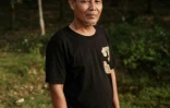 Rohman, un riziculteur de Bangsal et l'un des plaignants poursuivant trois entreprises accusées d'avoir provoqué des incendies de tourbières, le 10 juin 2025 à Bangsal, dans le sud de Sumatra, en Indonésie