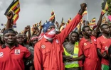 Des partisans du leader d'opposition ougandais et candidat à la présidentielle Bobi Wine lors de son dernier meeting de campagne à Kampala, le 12 janvier 2026
