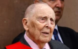 Daniel Cordier, ancien secrétaire de Jean Moulin, assiste à une cérémonie commémorant l'appel de juin 1940 du général de Gaulle, le 18 juin 2018 au Mont Valérien, à Suresnes, près de Paris