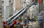 Les secours s'affairent sur le site où deux immeubles se sont effondrés à Marseille, le 5 novembre 2018