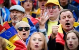Les partisans du Parti pro-européen Action et Solidarité PAS assistent à un rassemblement  à Chisinau le 26 septembre 2025 avant les élections législatives moldaves
