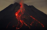 Eruption du volcan du mont Merapi, à Java, en Indonésie, le 14 mai 2024