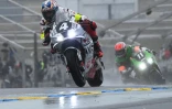 La Honda N.4 pilotée par Randy Krummenacher peu après le départ de la 48e édition des 24 Heures motos sur le circuit Bugatti au Mans le 19 avril 2025.
