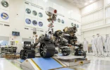 Photo fournie par la Nasa du rover Perseverance effectuant ses premiers tests de déplacement dans une salle du laboratoire de la Nasa le 17 décembre 2019 à Pasadena, en Californie