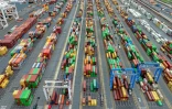 Des conteneurs dans le port américain de Baltimore, le 10 avril 2025