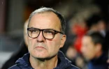 L'entraîneur de Lille Marcelo Bielsa suit le match contre Metz à Saint Symphorien, le 5 novembre 2017