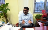 K. Balamurugan, chef du département de l'Environnement de l'Etat du Bengale-Occidental, lors d'une interview avec l'AFP, le 21 mars 2023 à Calcutta, en Inde