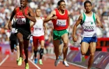 Le 8 septembre 2012, Abdellatif Baka, a droite, remporte le 800 m T13 lors des jeux Paralympiques de Londres