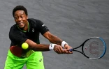 Gaël Monfils, vainqueur de son compatriote Adrian Mannarino (2-6, 7-6 (7/4), 6-2), au 2e tour du Masters 1000 de Paris, le 3 novembre 2021 à l'AccorHotels Arena