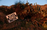 Un panneau "Black Homes Matter" ("Les maisons des Noirs comptent"), planté sur un terrain vacant à Altadena, le 29 décembre 2025