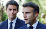 Le ministre de l'Eudcation Gabriel Attal (G) regarde le président Emmanuel Macron (R) lors de la visite d'un lycée professionnel à Orange, le 1er septembre 2023