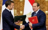 Les présidents égyptien Abdel Fattah al-Sissi (droite) et français Emmanuel Macron, le 7 avril 2025 au Caire