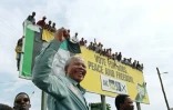 Nelson Mandela en campagne dans un township près de Durban, le 16 avril 1994