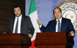 Le ministre italien de l'Intérieur Matteo Salvini et le vice-Premier ministre Ahmed Maiteeq lors d'une conférence de presse à Tripoli le 25 juin 2018
