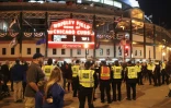 Ambiance autour du Wrigley Field lors du 3e match des World Series Chicago Cubs - Cleveland Indians, le 28 octobre 2016