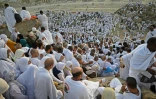 Des pèlerins musulmans sur le Mont Arafat, lors d'un hajj, le 27 juiin 2023 en Arabie saoudite