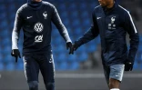Lucas Hernandez et Kingsley Coman lors d'un entraînement avec les Bleus à Reykjavik, le 10 octobre 2019 