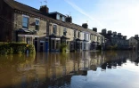Huntington road inondée, à York, dans le nord de l'Angleterre, le 27 décembre 2015