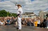 Le chanteur Michel Polnareff avec ses fans à Montluçon le 20 juin 2015