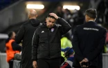 L'entraîneur de Lyon Pierre Sage pendant la rencontre perdue face à l'Olympique Marseille au  Groupama Stadium de Décines-Charpieu, le 22 septembre 2024 dans le Rhône en France
