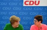 La chancelière allemande Angela Merkel avec Annegret Kramp-Karrenbauer, nouveau numéro deux de son parti conservateur, le 19 février 2018 à Berlin.