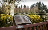 Un mémorial portant les noms des victime de la fusillade de 1996 au cimetière de Dunblane, le 12 mars 2021