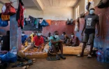 Des détenus diagnostiqués avec la tuberculose (TB) placés dans une cellule isolée de la prison de sécurité maximale de Maputo, le 6 novembre 2023 au Mozambique