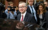Partisan du Brexit et candidat à la succession de David Cameron, le ministre britannique de la Justice Michael Gove quitte la conférence de presse qu'il a tenu à Londres, le 1er juillet 2016